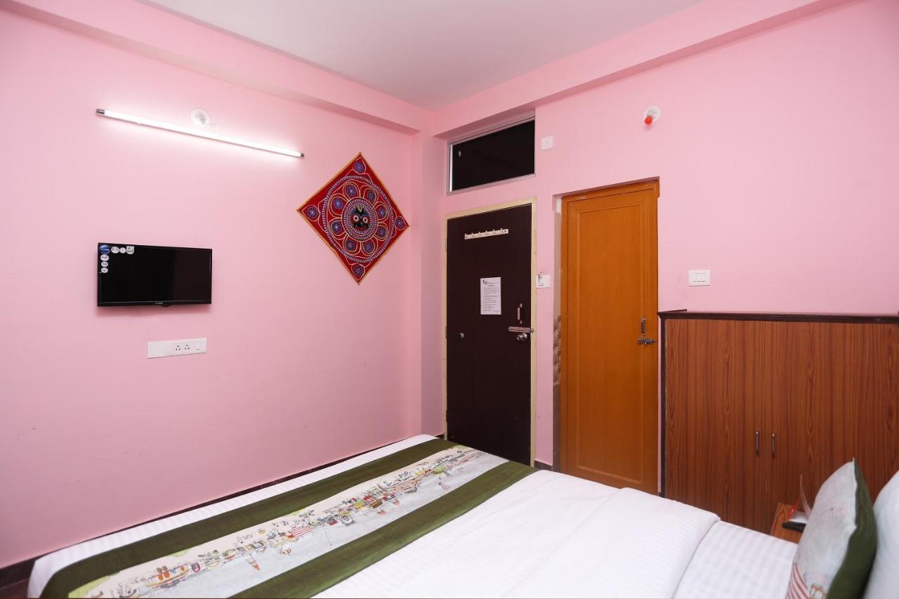 Oyo Hotel Balaram Palace Puri Exterior foto